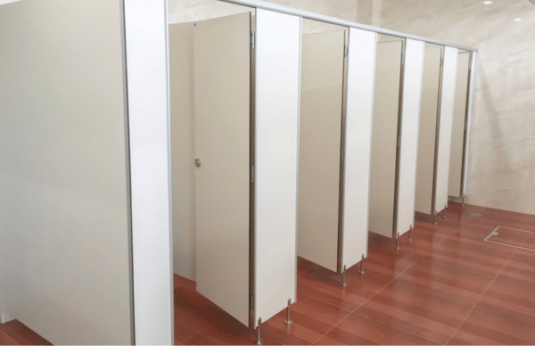 Thi công vách ngăn Compact HPL trường học